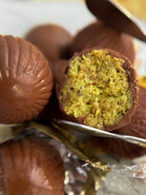 Load image into Gallery viewer, Beemax Dubai Chocolate Truffle Balls 4.24oz
