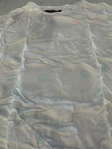 PEACE SIGN FRONT KNOT TEE
