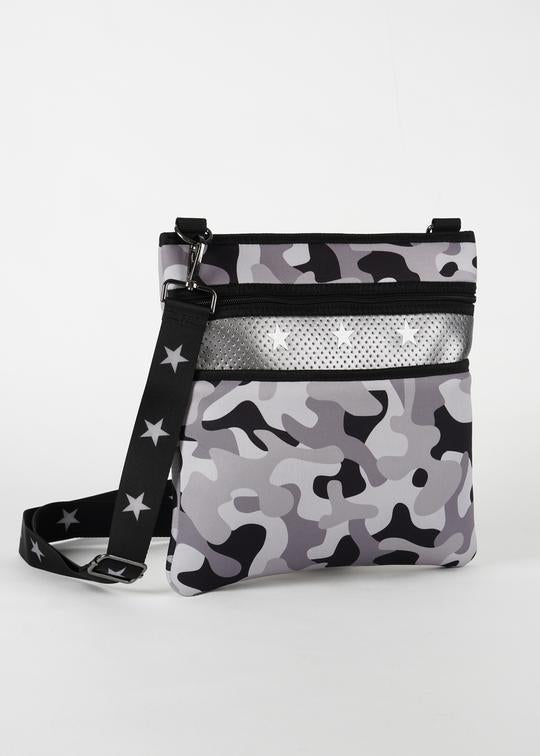 PEYTON SNAP CROSSBODY