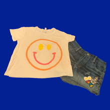Load image into Gallery viewer, 3 COLOR WHITE SMILEY FACE TEE SHIRT

